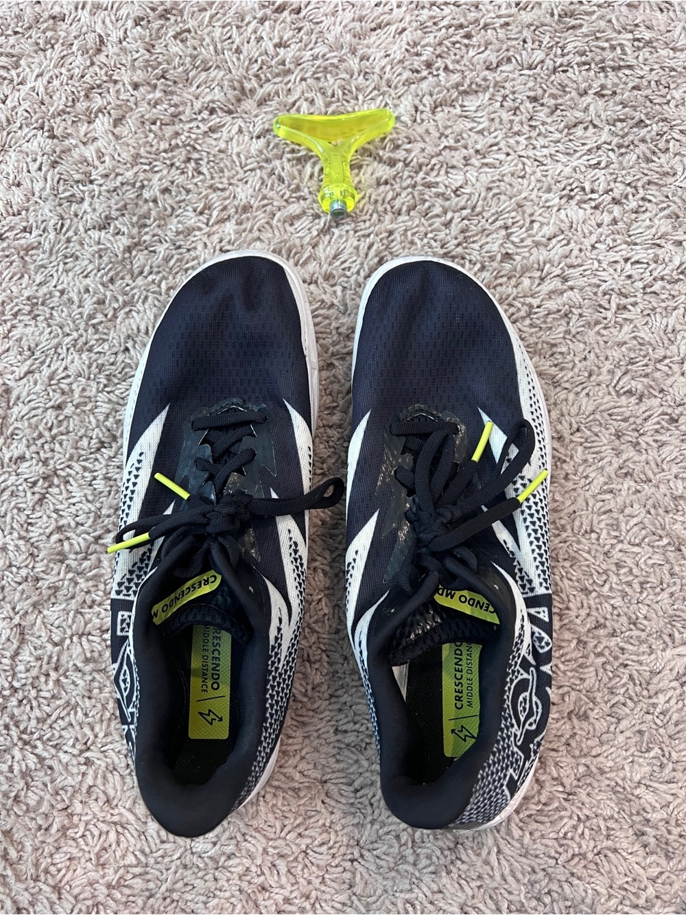 Hoka One One Crescendo women’s track shoes size 8.5